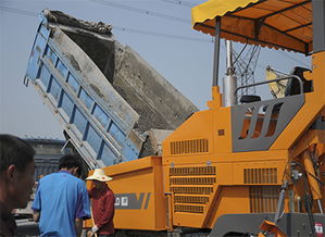 华通动力稳定土摊铺机 在传承中求创新，以仁智品质铸就路面机械标杆